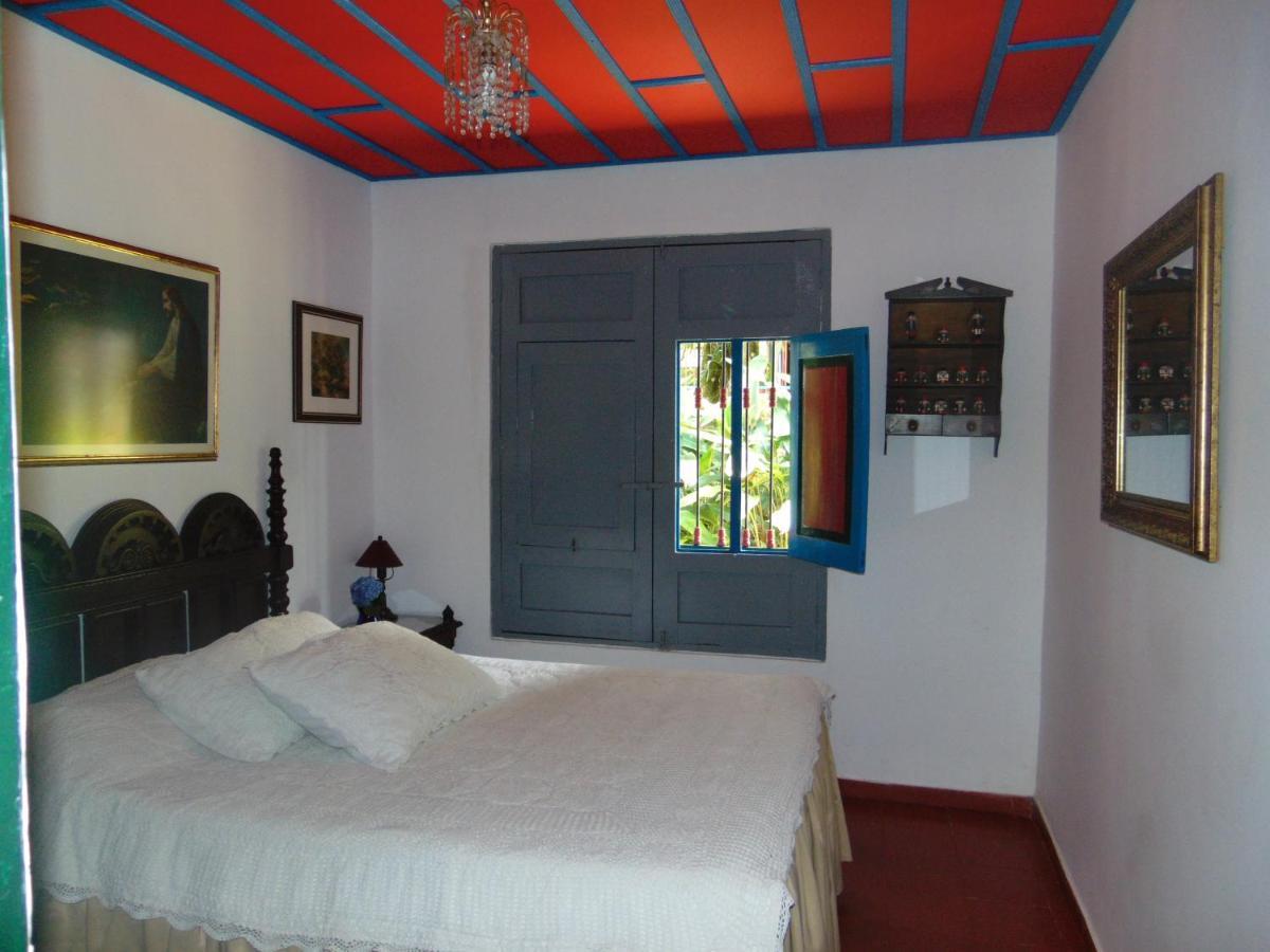 Finca La Colina Bed and Breakfast Calarcá Exteriör bild
